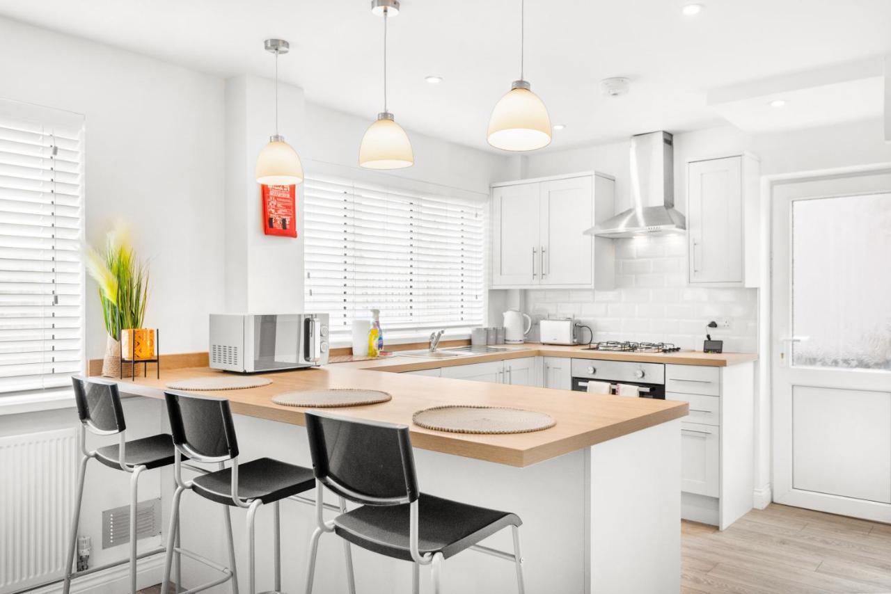 Off Road Parking, Garden, Smart Tv'S In All Rooms! Morriston ภายนอก รูปภาพ